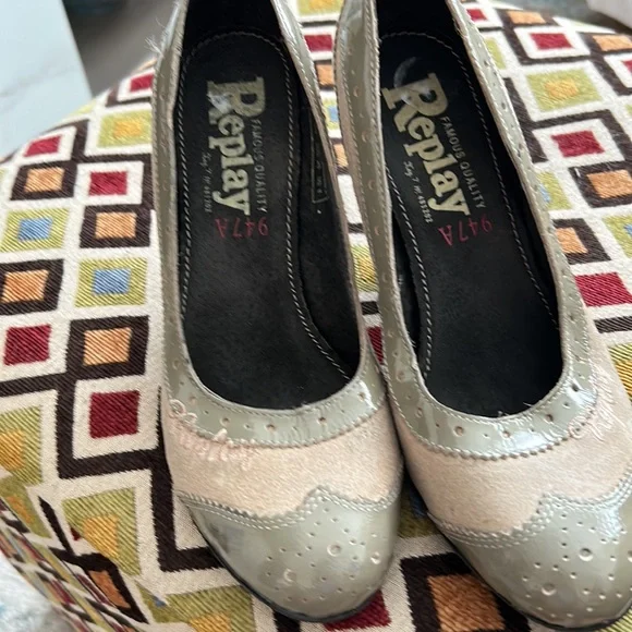 Relay Heels Size 8 - Picture 2 of 5